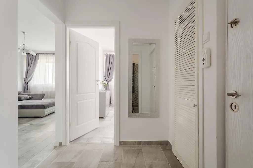 Bright House Apartment Bucureşti